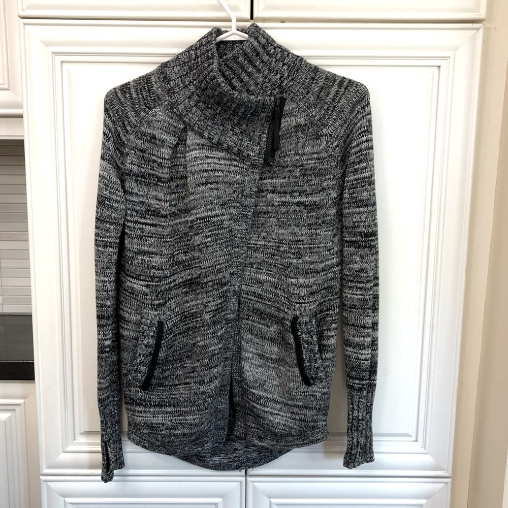 Ivivva by Lululemon girl’s knit cardigan sweater
